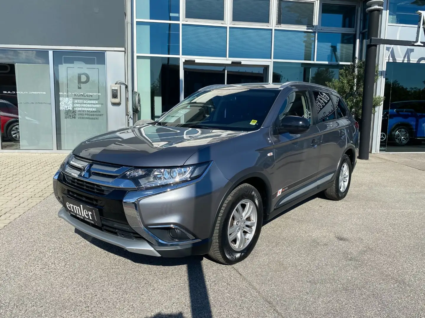 Mitsubishi Outlander 2.0 MIVEC Invite (Euro 6) Klima DAB Grau - 2