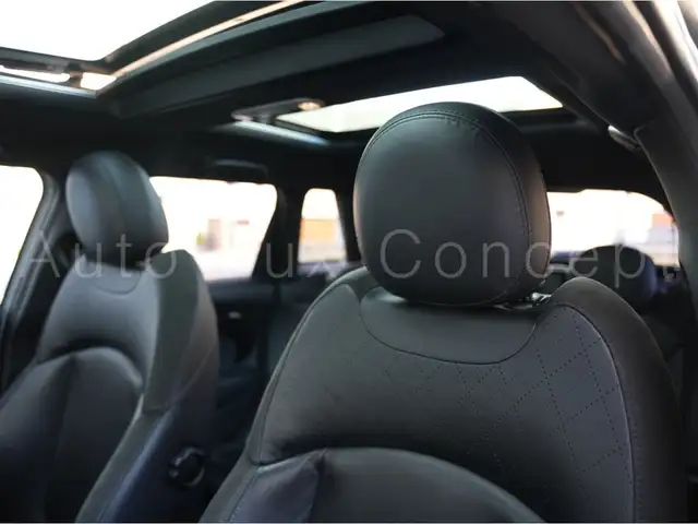 Mini Cooper Cooper view 8