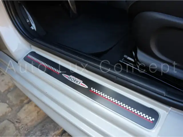 Mini Cooper Cooper view 15