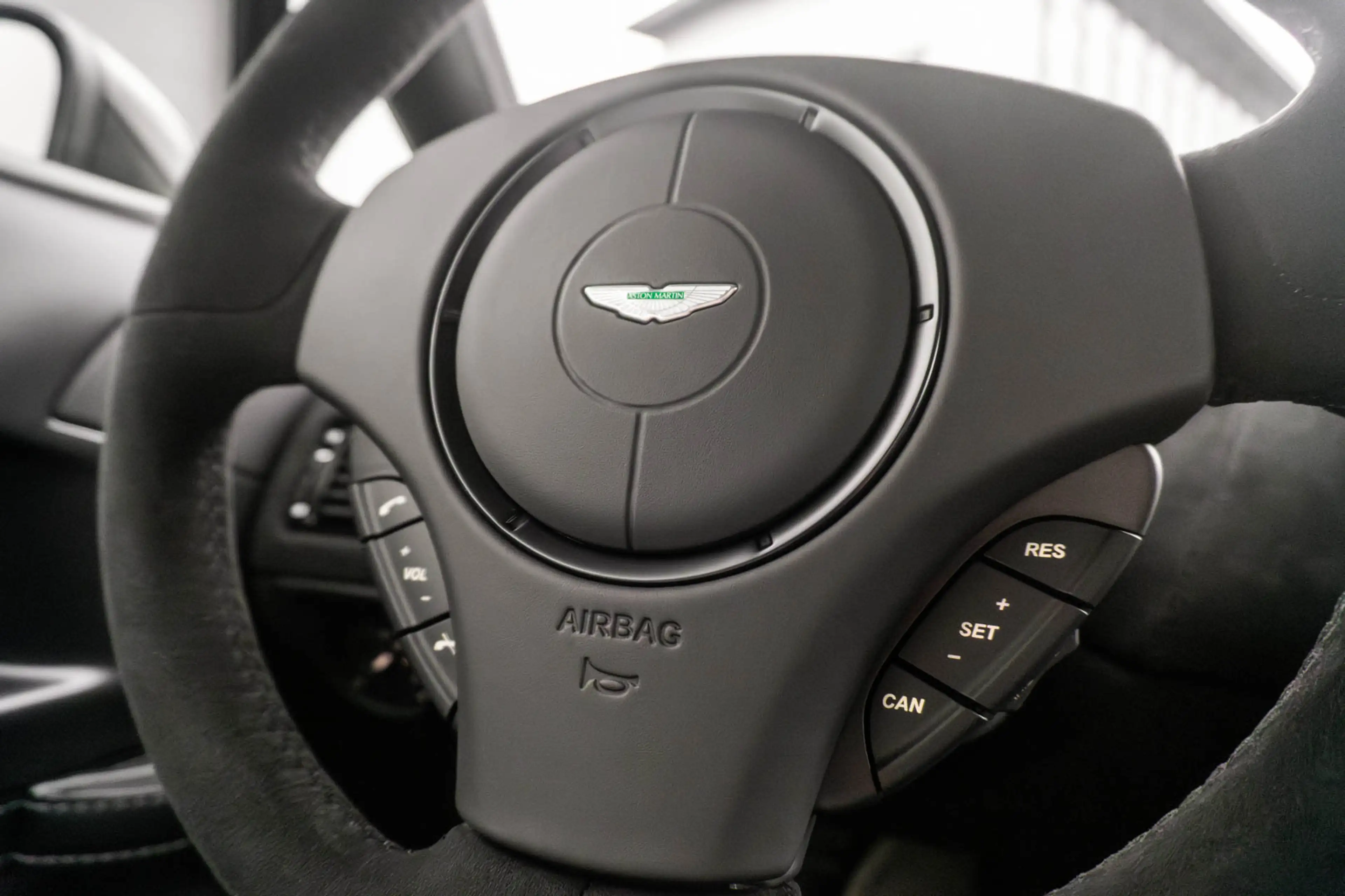 Aston Martin Vantage GT8 - Morning Frost White - Aero Pack - 1 of 150 — photo 7