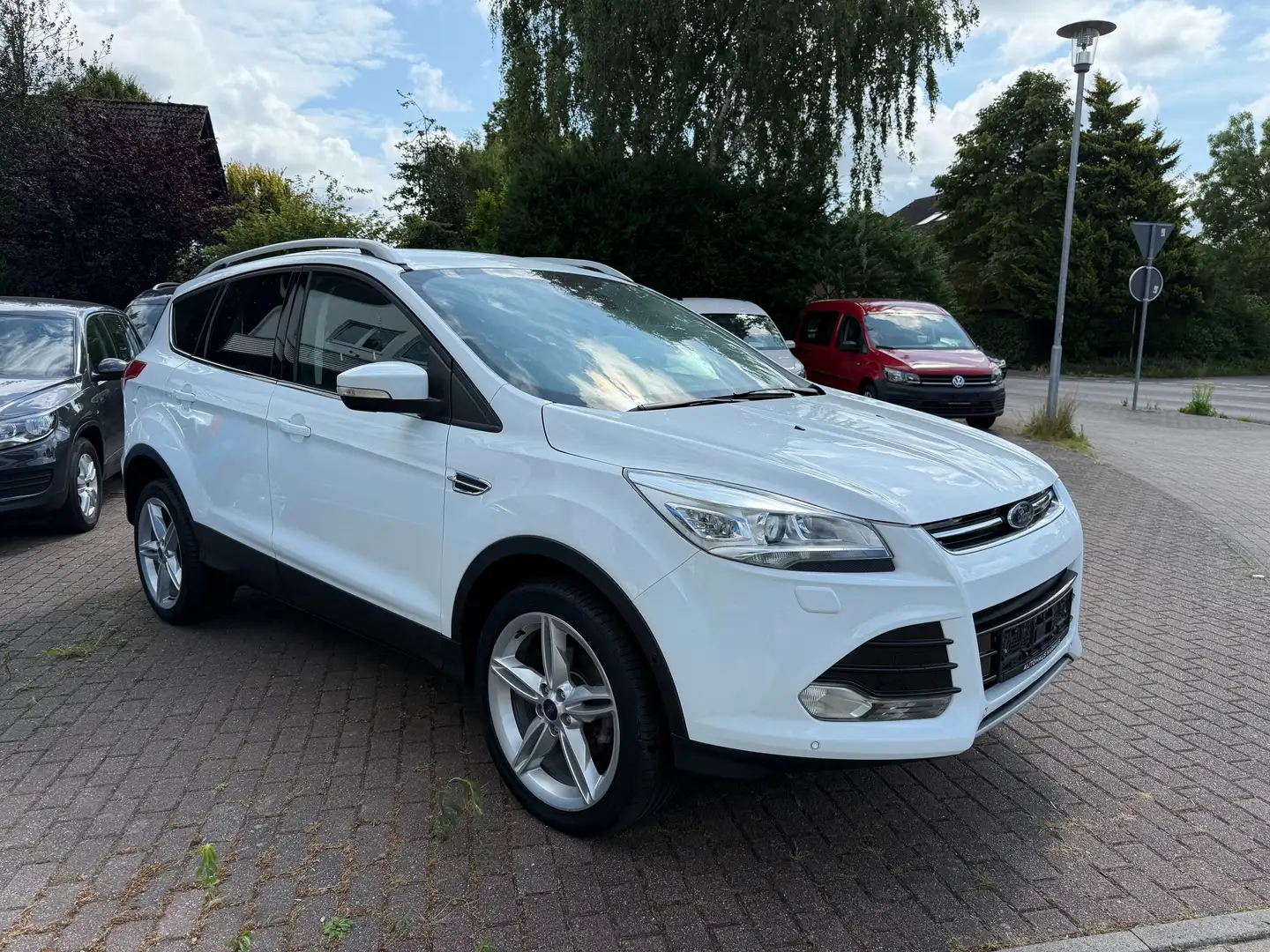 Ford Kuga Titanium Xenon/Navi/T-Leder/Kamera Weiß - 2