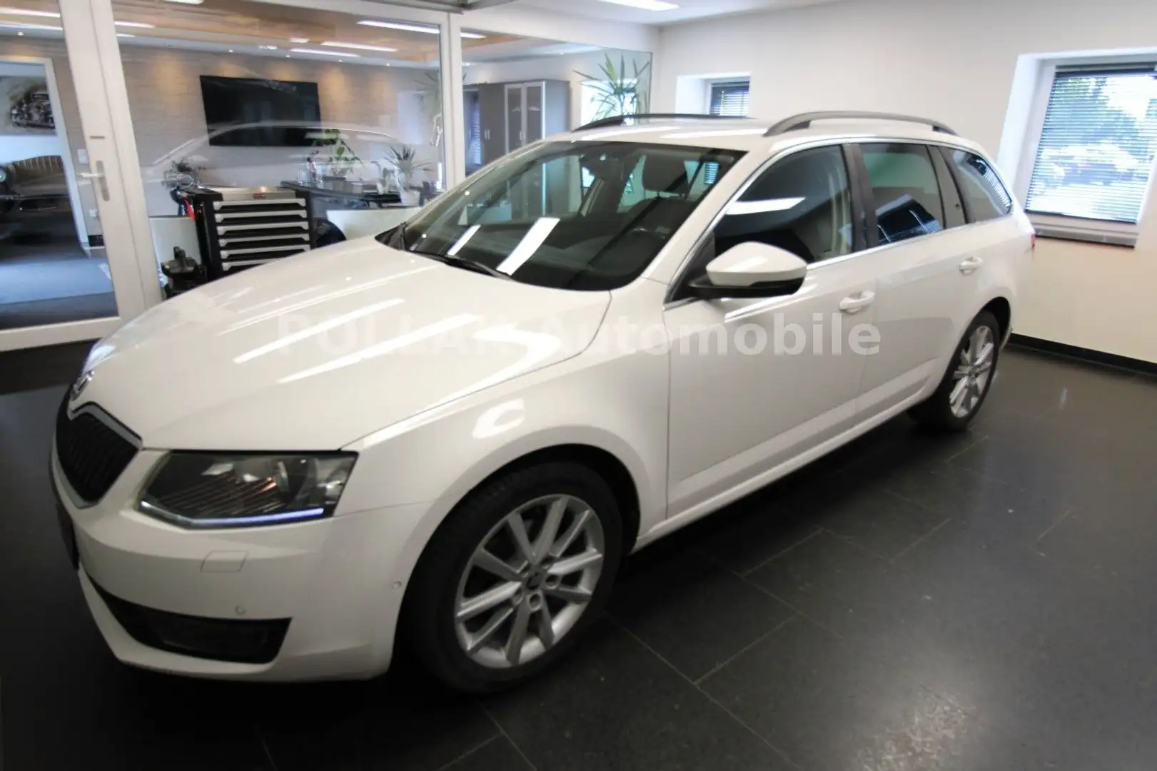 Skoda Octavia Elegance*BIXENON*MFL*SHZ*PDC*LEDER*GRA* Weiß - 2
