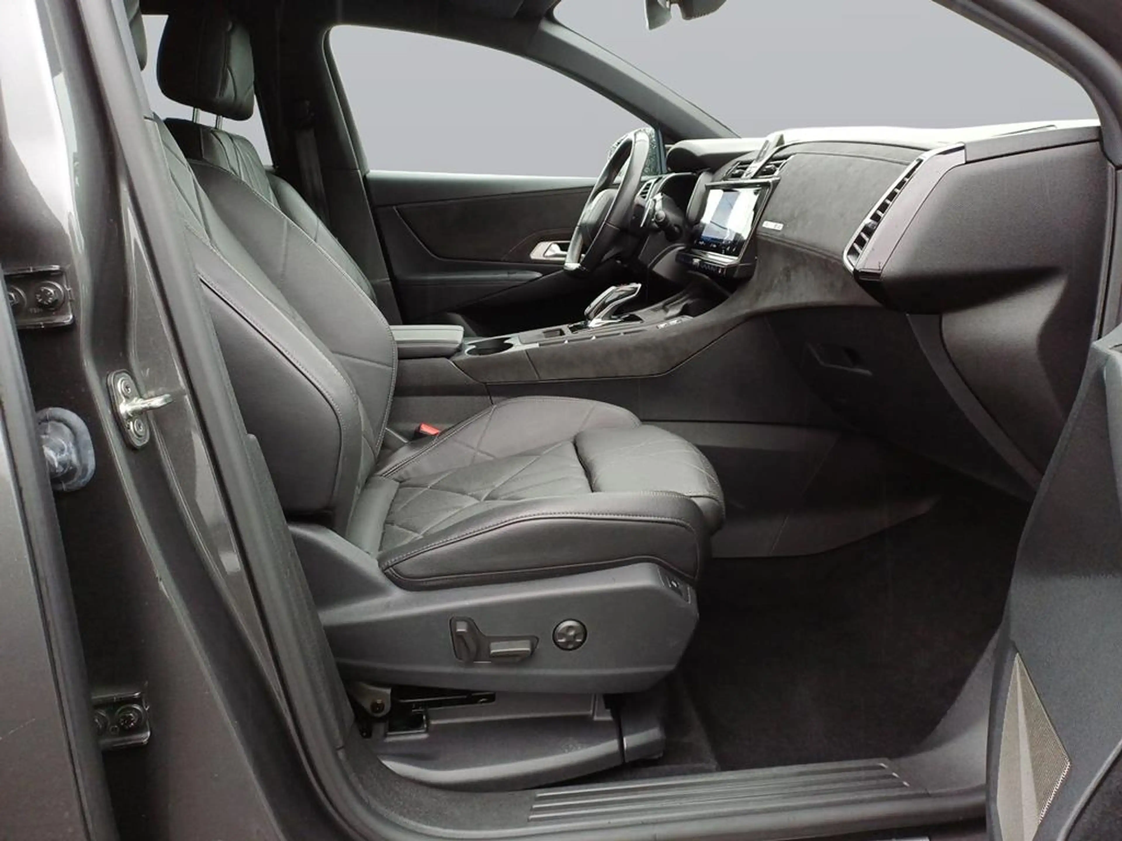 DS Automobiles DS 7 Crossback 1.5 BlueHDi 130 Perf.Li.+S&S — photo 11
