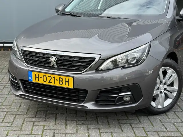 Peugeot 308 view 7