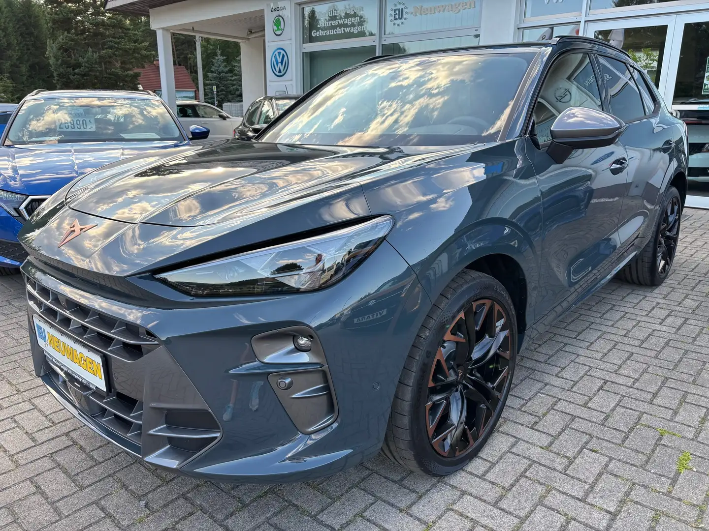 CUPRA Terramar VZ 2.0 TSI 7-Gang DSG 4Drive Schwarz - 1