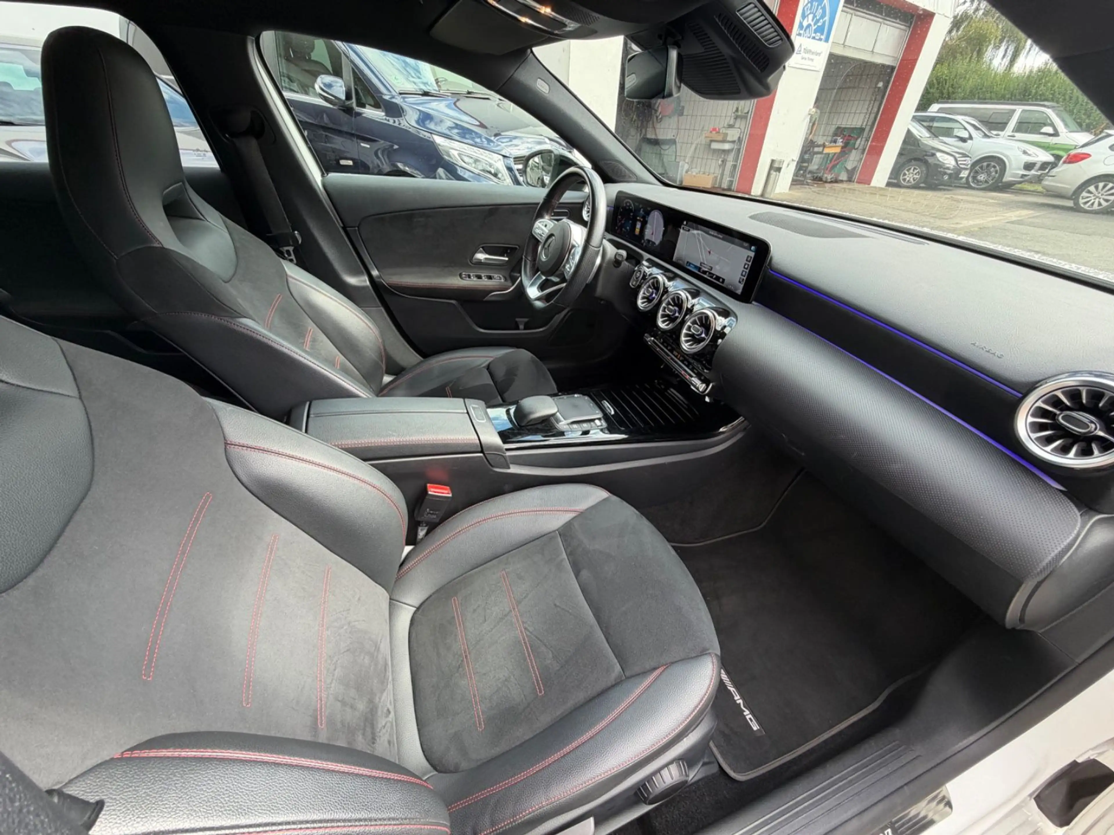Mercedes-Benz A 220 *2H/SH*AMG*NightPaket* — photo 8