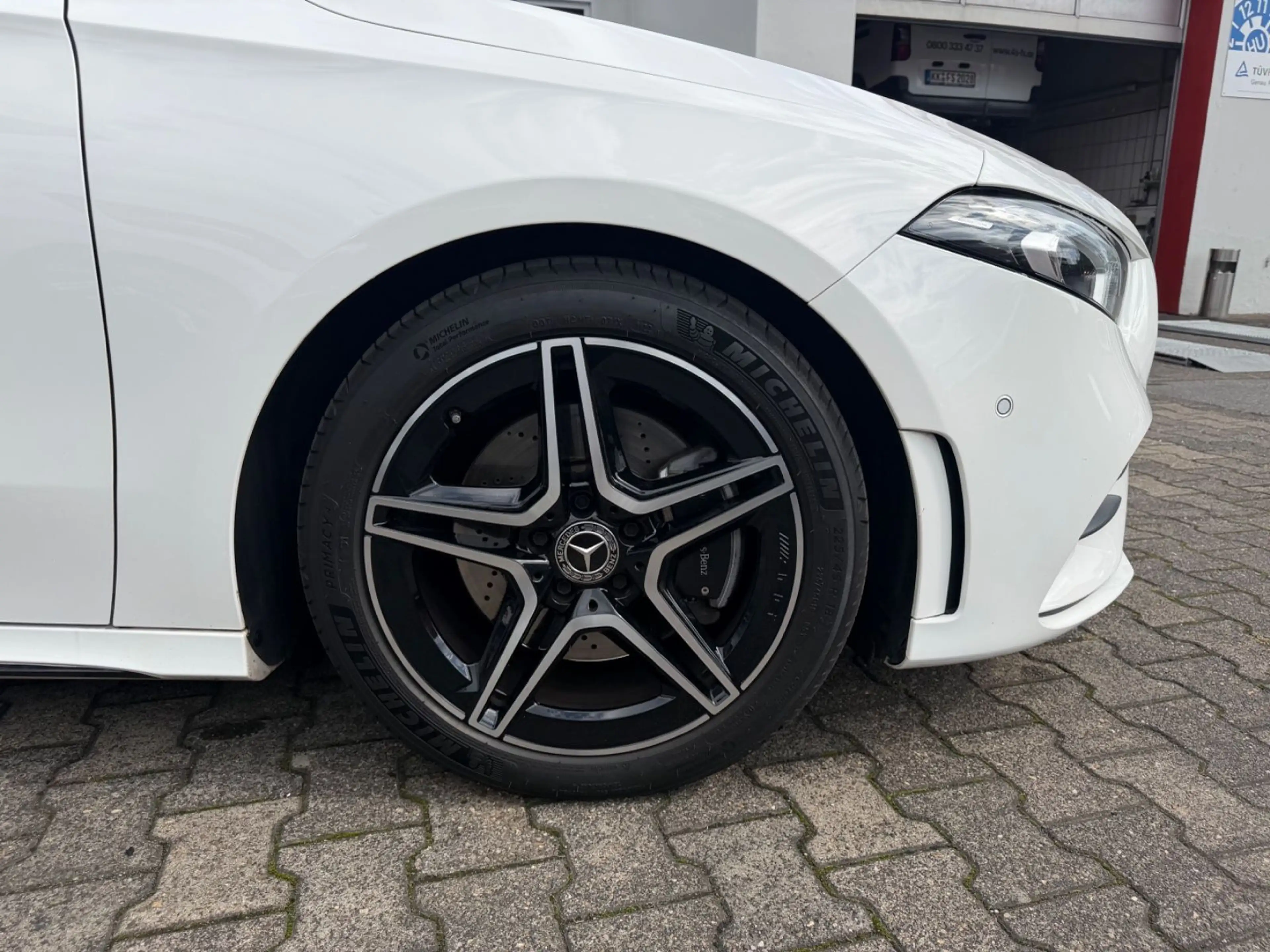 Mercedes-Benz A 220 *2H/SH*AMG*NightPaket* — photo 7