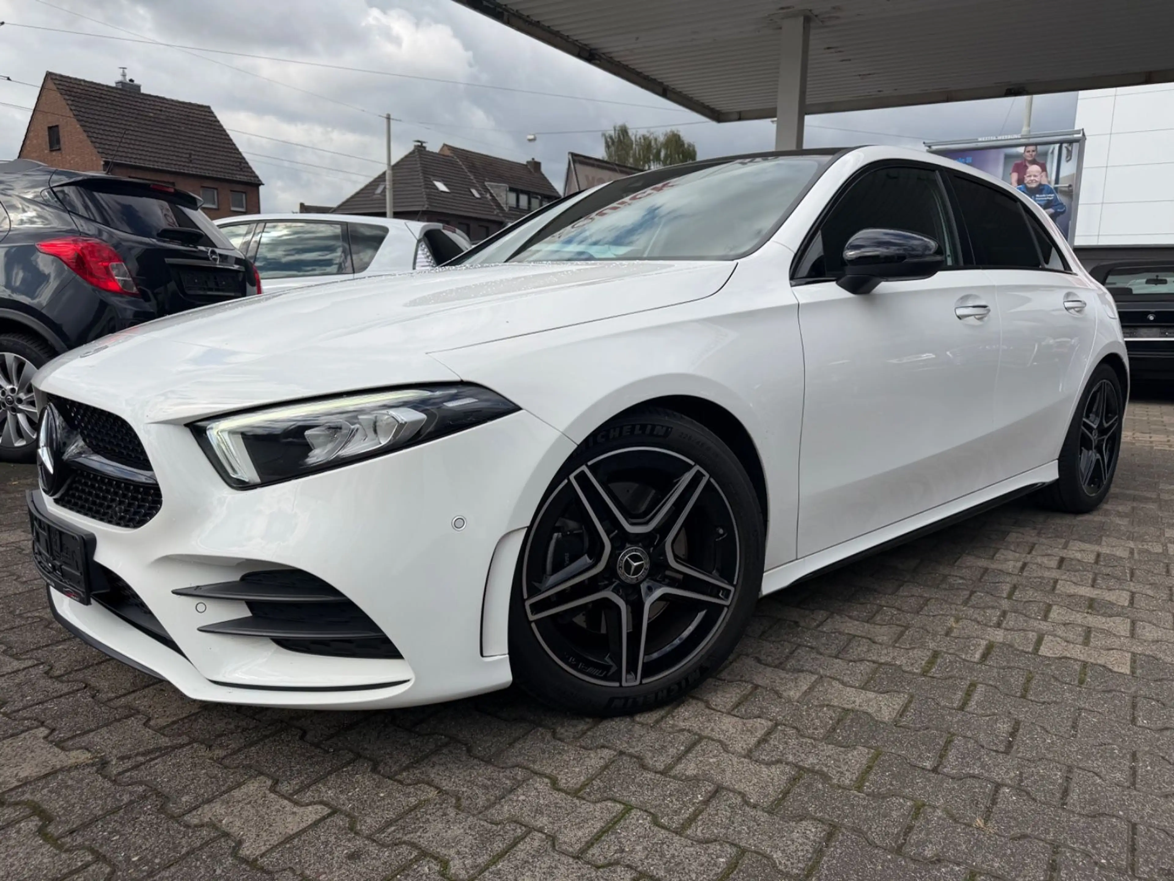 Mercedes-Benz A 220 *2H/SH*AMG*NightPaket* — photo 3