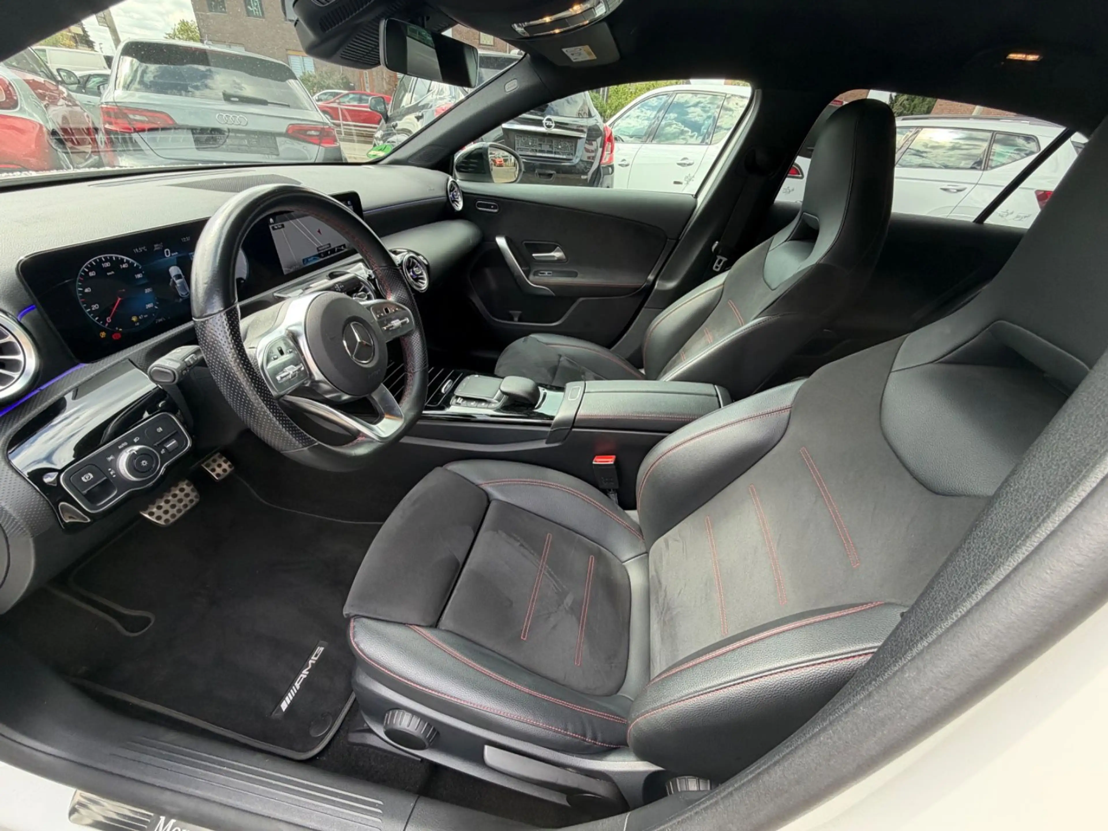 Mercedes-Benz A 220 *2H/SH*AMG*NightPaket* — photo 9