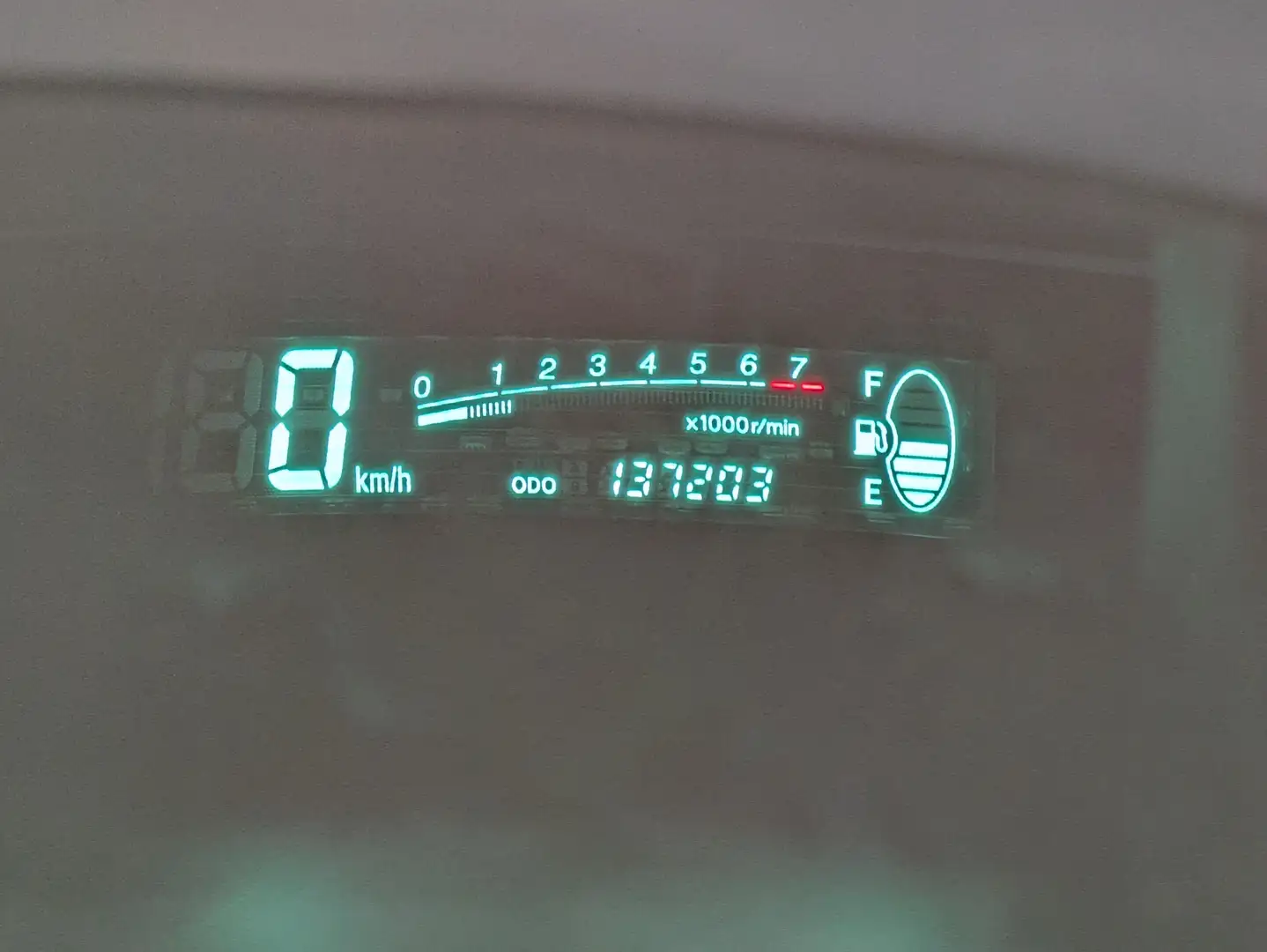 Toyota Yaris Yaris Verso 1.3 Linea luna Silber - 2