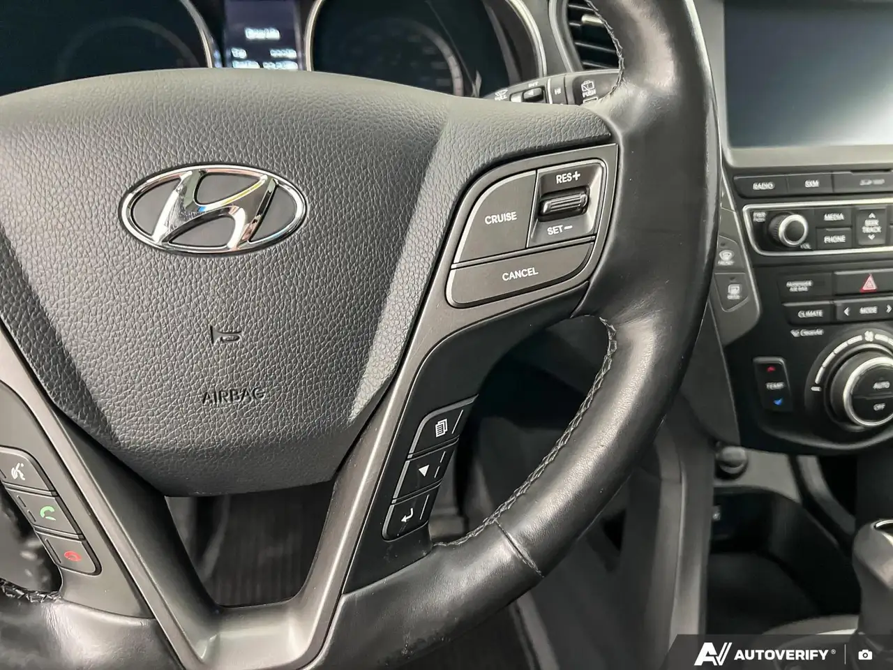 Hyundai SANTA FE снимка Hyundai SANTA FE