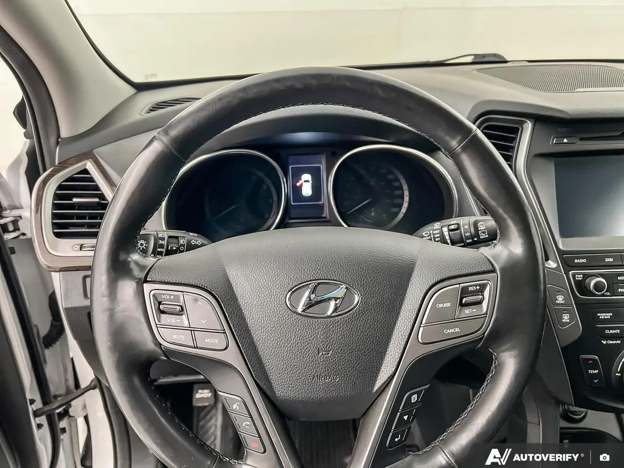 Hyundai SANTA FE снимка Hyundai SANTA FE
