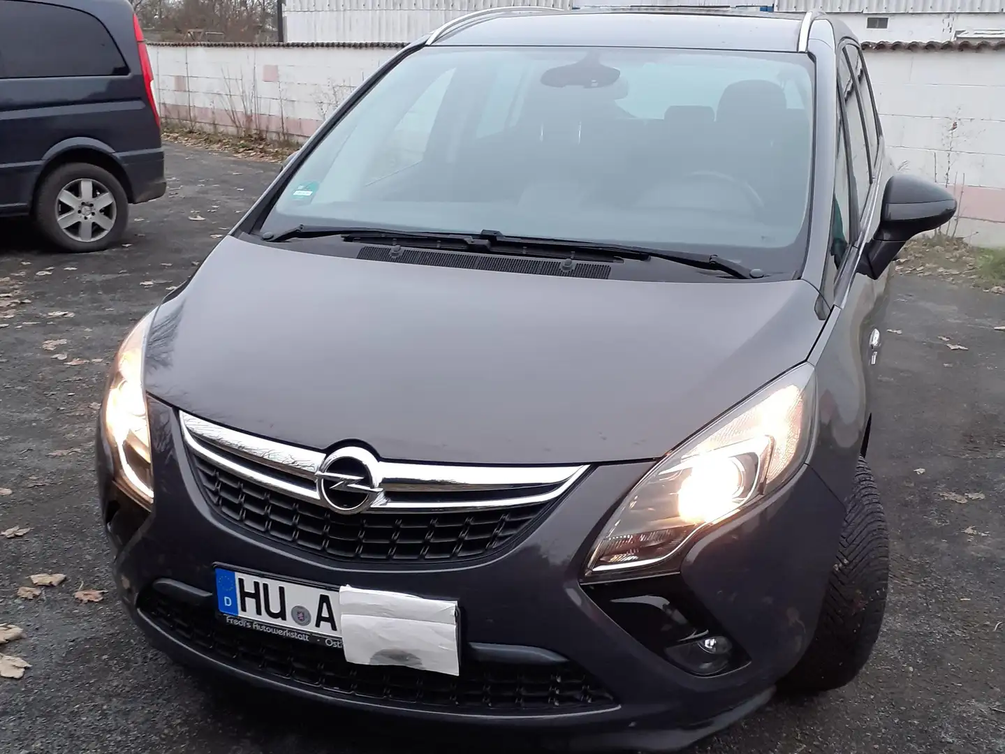 Opel Zafira Tourer Zafira CNG/LPG 1.6 CNG Turbo ecoFLEX Active Grau - 2