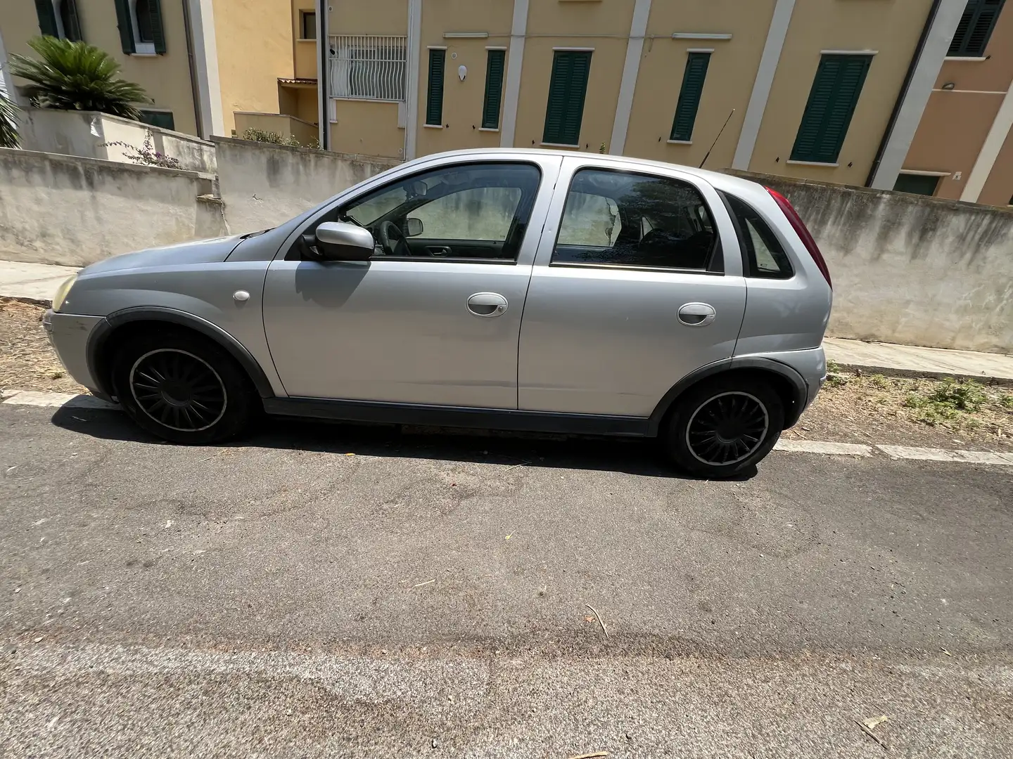 Opel Corsa 5p 1.2 Enjoy 80cv - 1