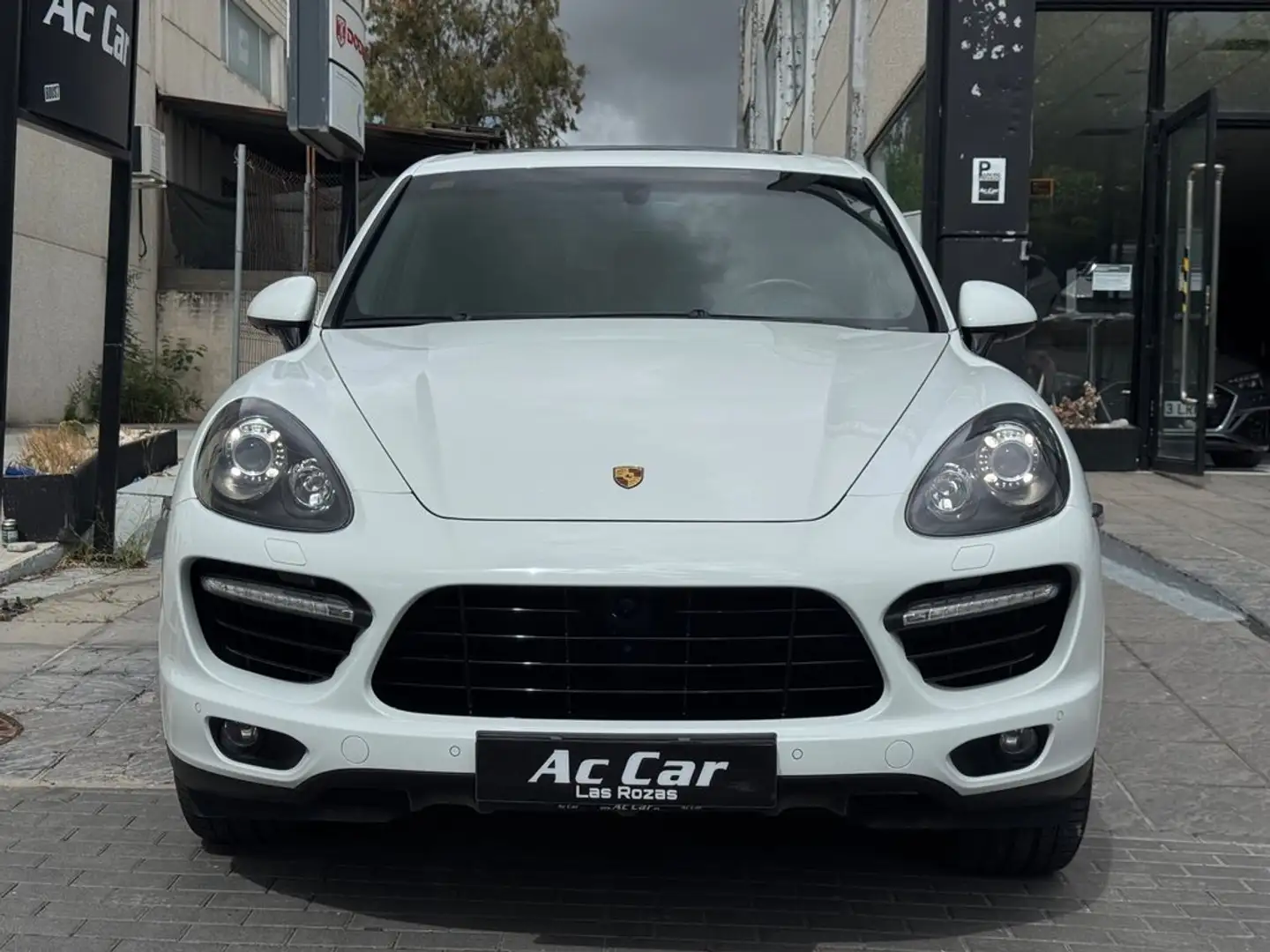 Porsche Cayenne 4.8 V8 Turbo Tiptronic Blanco - 2