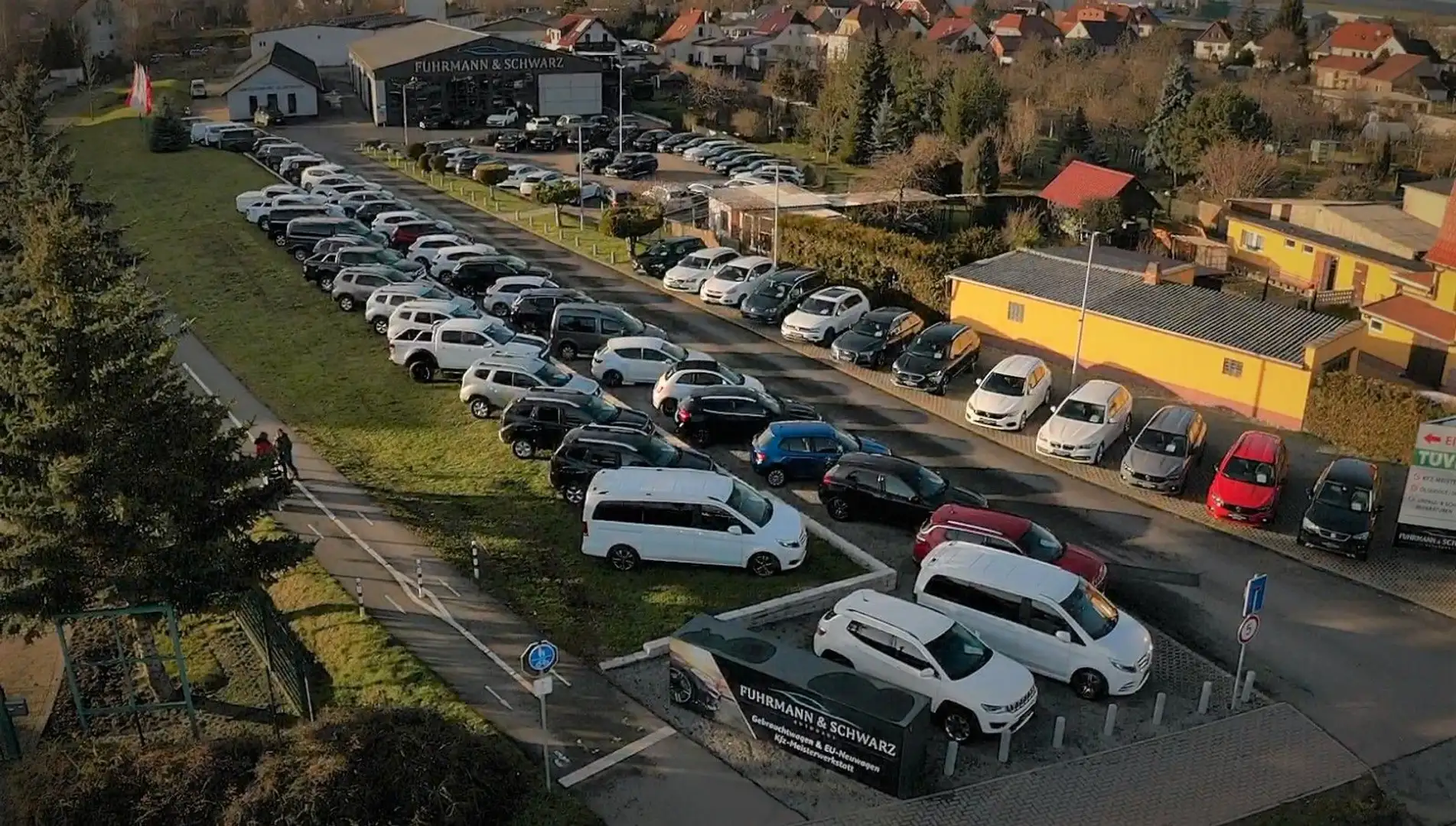 Ford Kuga 1.5 EcoBoost ST-Line Lenkradh.Navi AHK Grau - 1