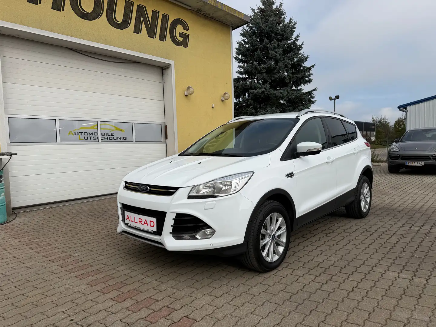 Ford Kuga Kuga 2,0 TDCi Titanium 4x4 Aut. Titanium Weiß - 2