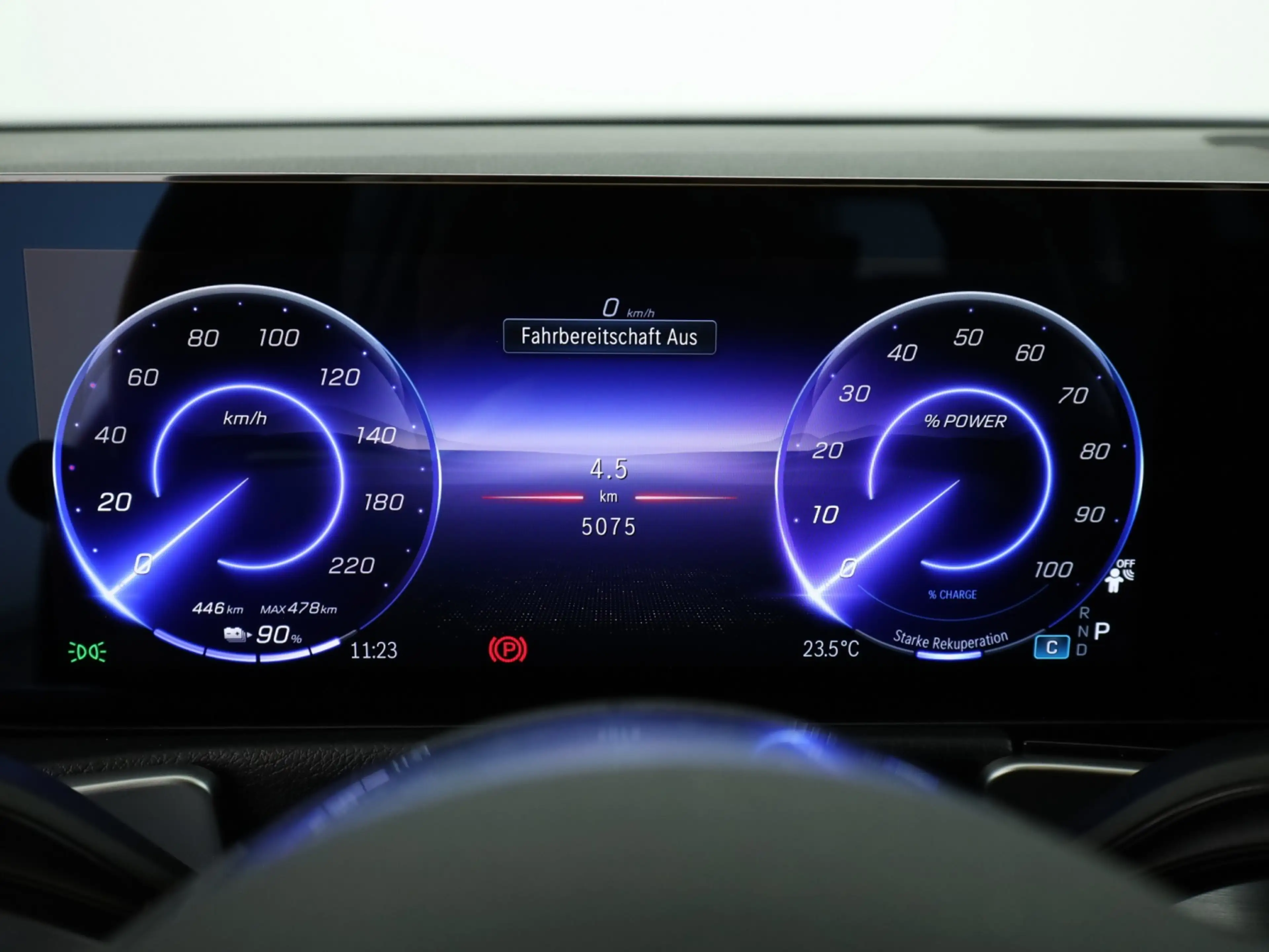 Mercedes-Benz EQB 250 + *Progressive Advanced*LED*Panorama*Kam — photo 12