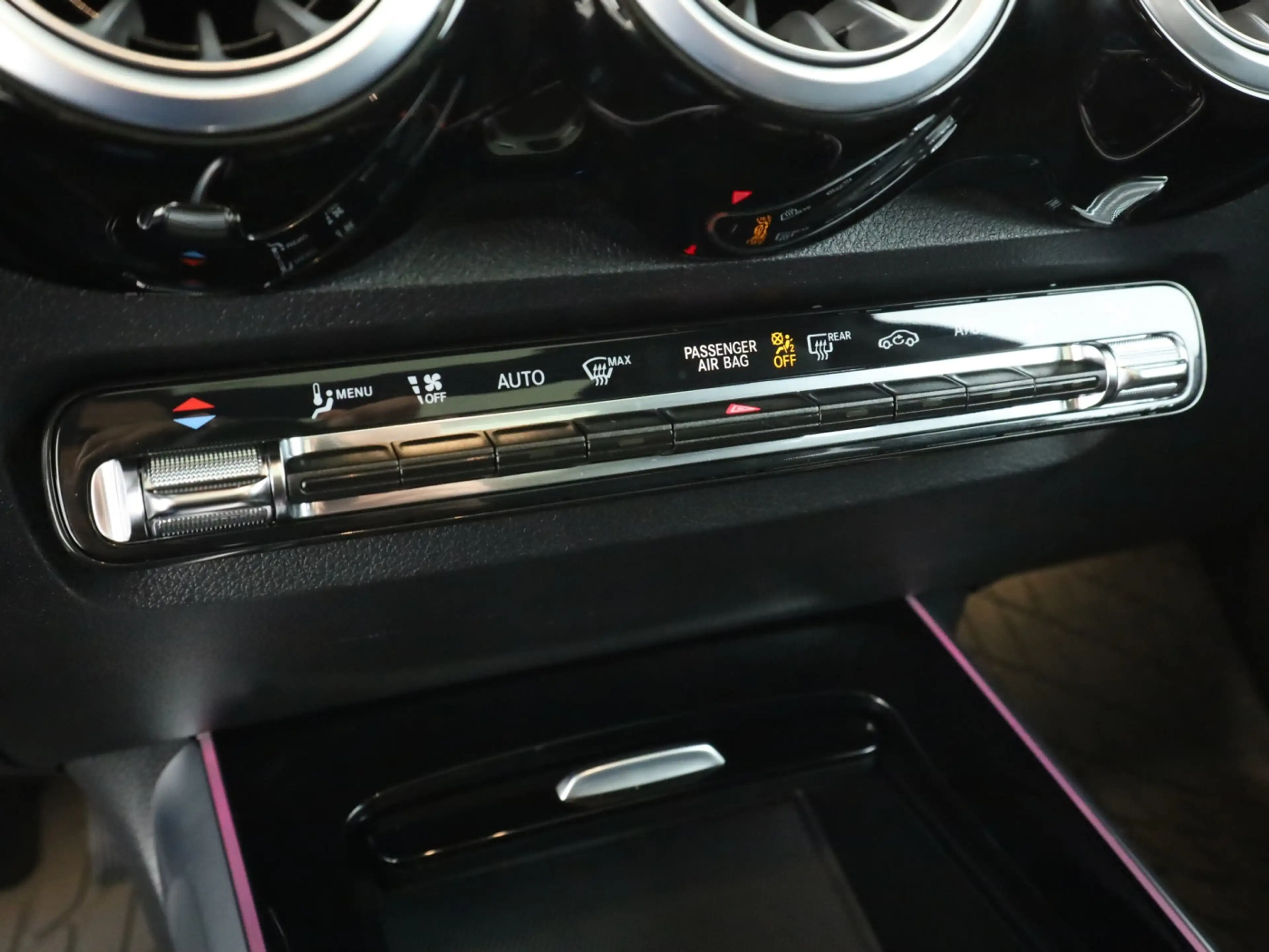 Mercedes-Benz EQB 250 + *Progressive Advanced*LED*Panorama*Kam — photo 14