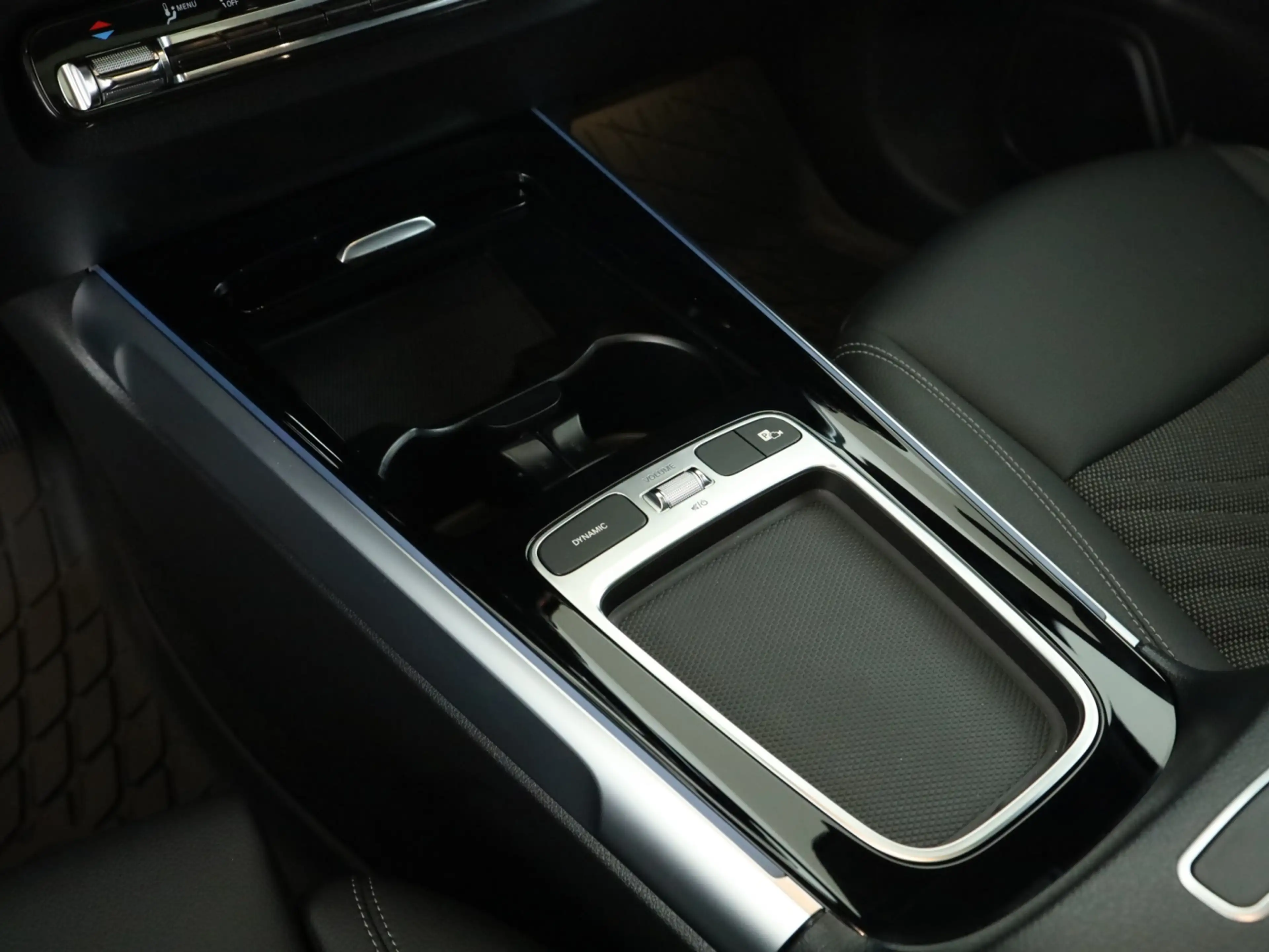 Mercedes-Benz EQB 250 + *Progressive Advanced*LED*Panorama*Kam — photo 15