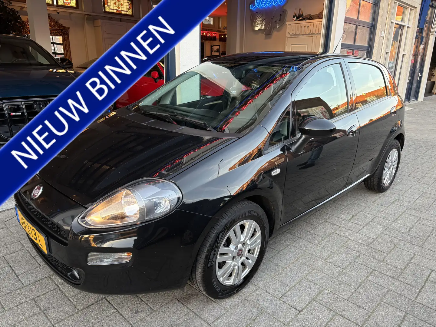 Fiat Punto Evo 0.9 TwinAir Lounge 5-DEURS/NW APK 10-2026 Noir - 1