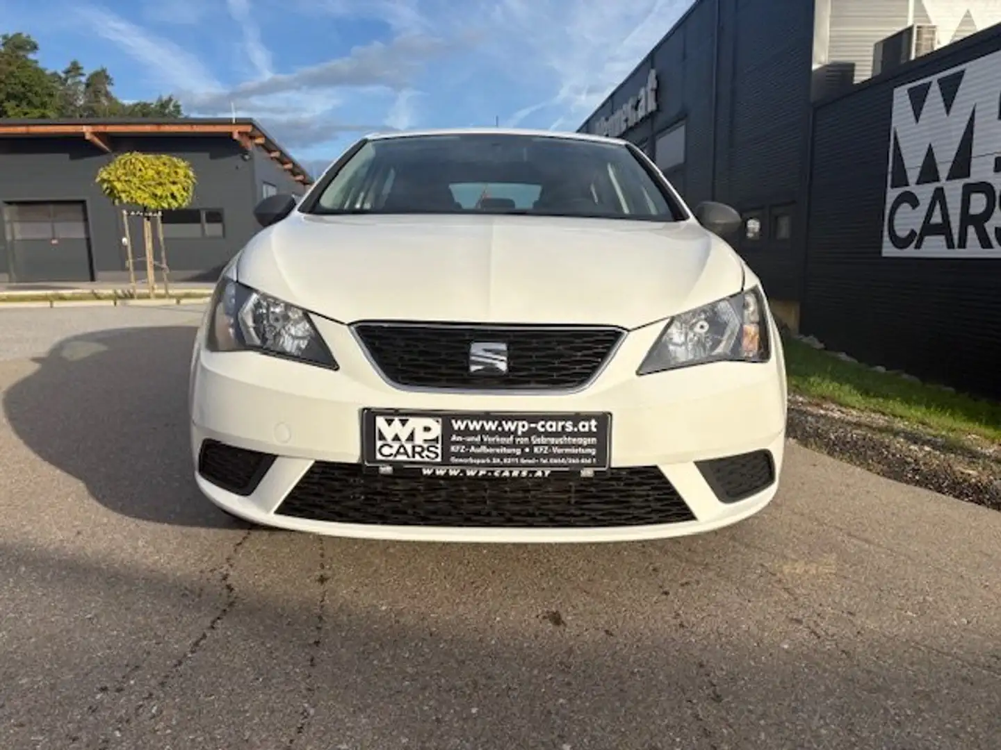 SEAT Ibiza Reference Weiß - 2