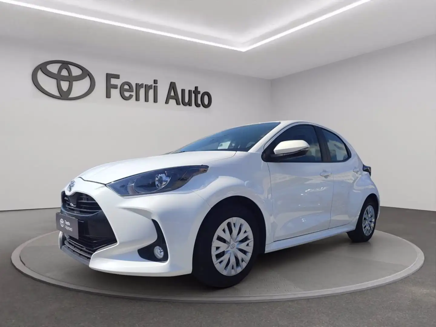 Toyota Yaris 1.0 active Bianco - 1