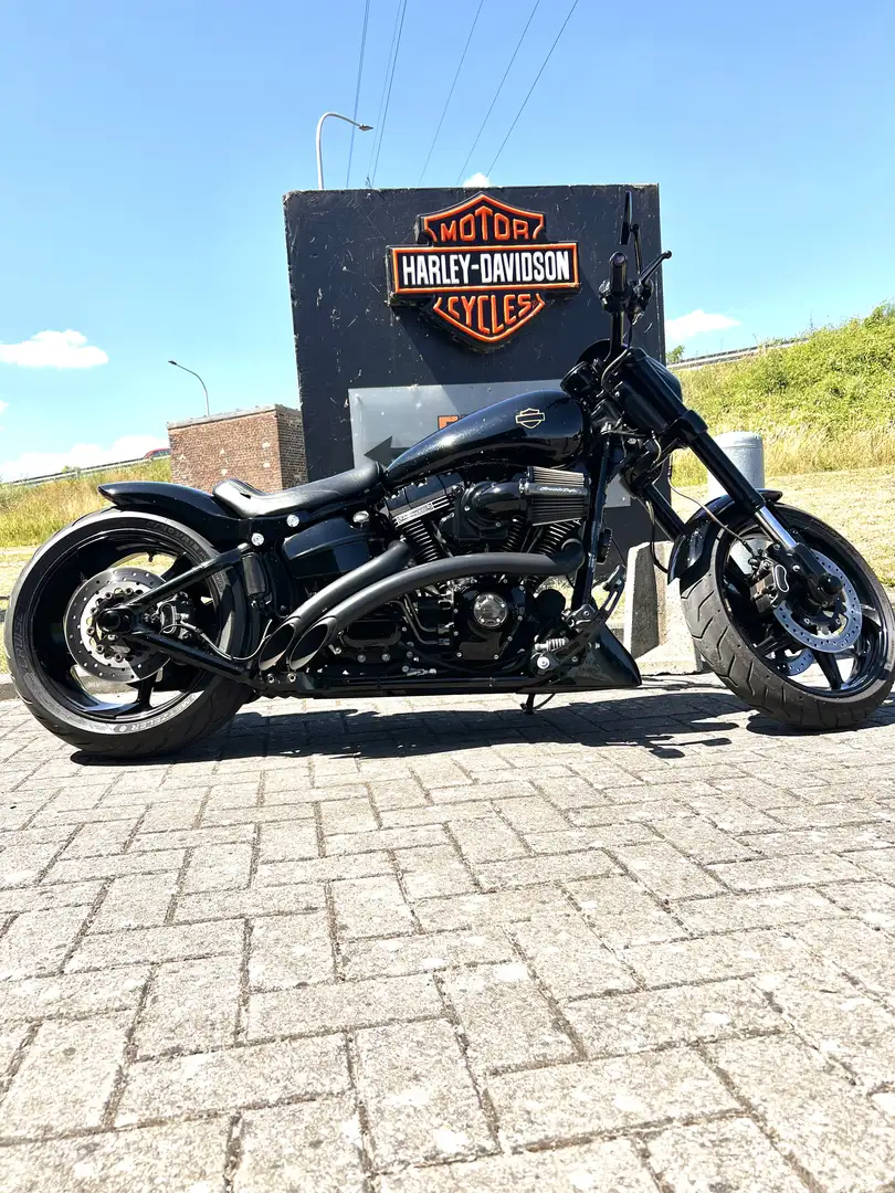 Harley-Davidson CVO Breakout - 1