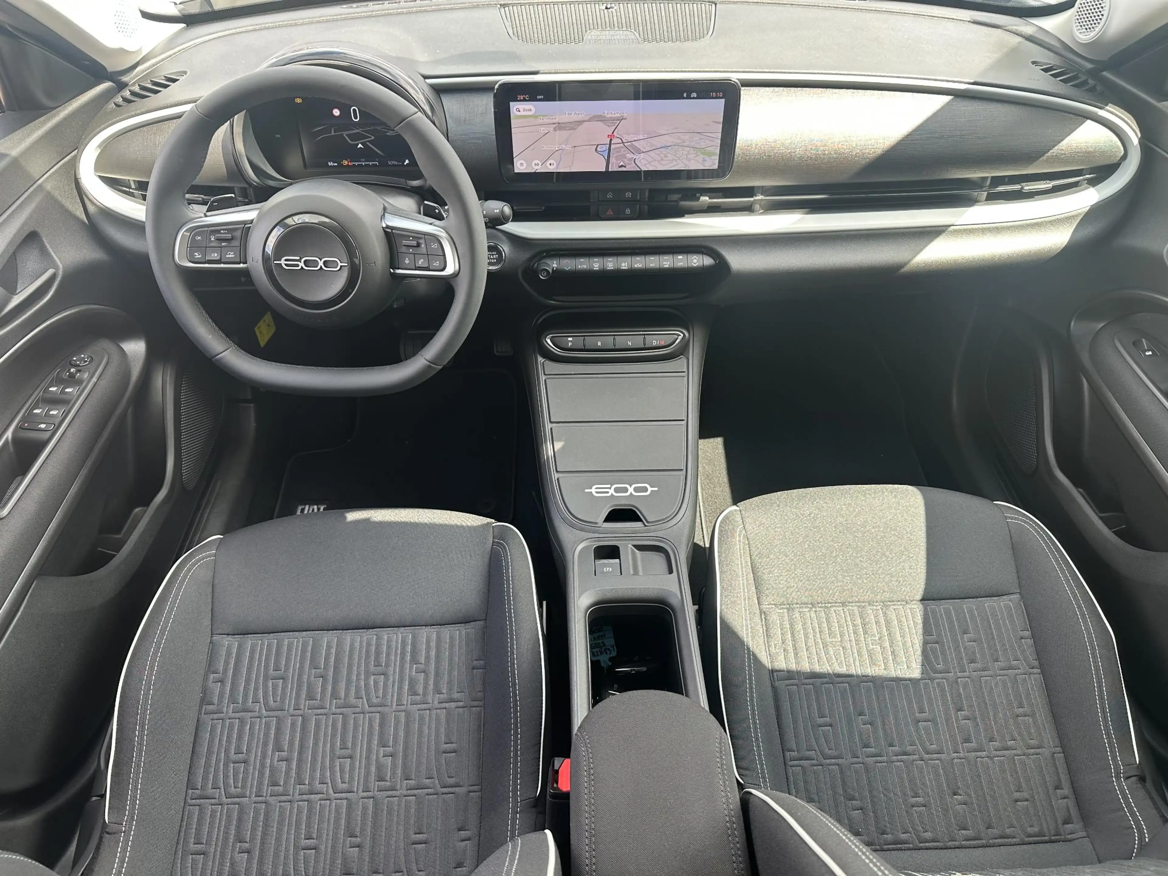 Fiat 600 1.2 Hybrid Icon / Apple Carplay & Android Auto / C — photo 2