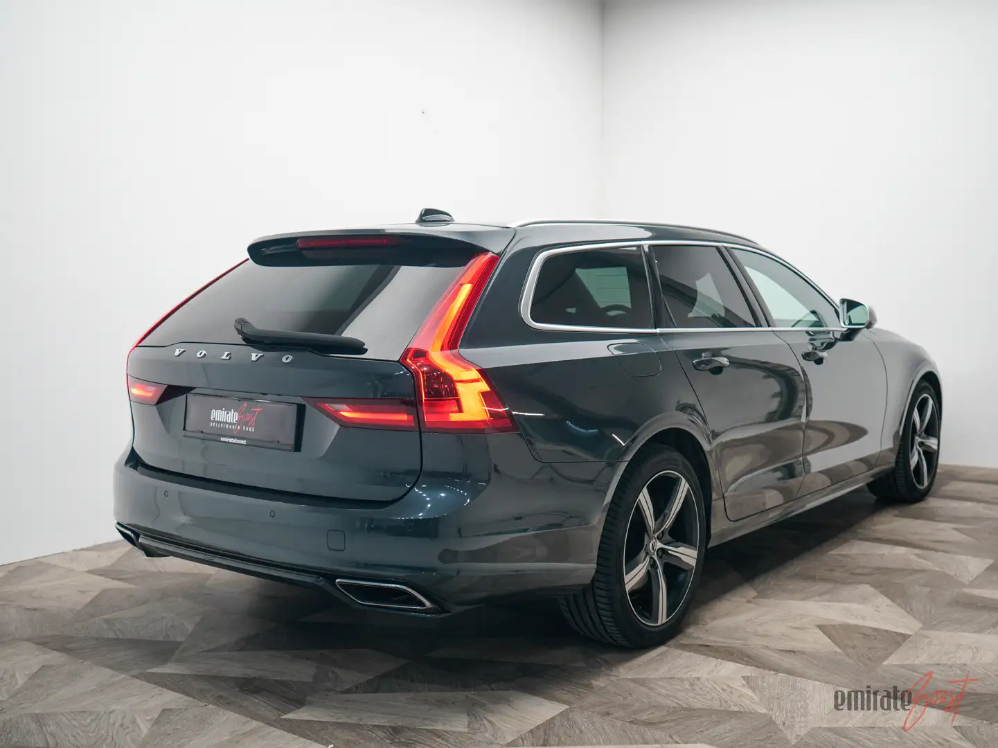 Volvo V90 R Design T8*AWD* Grau - 2