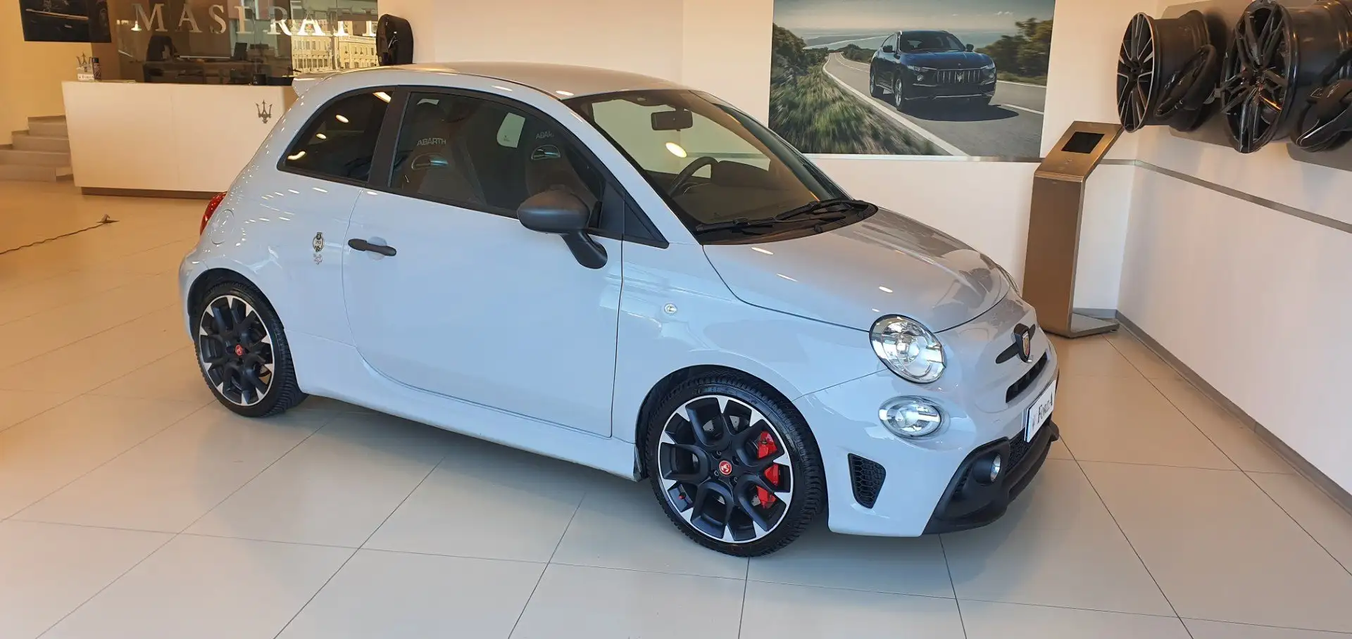 Abarth 595C 595C 1.4 t-jet Competizione 180cv my18 Grau - 2
