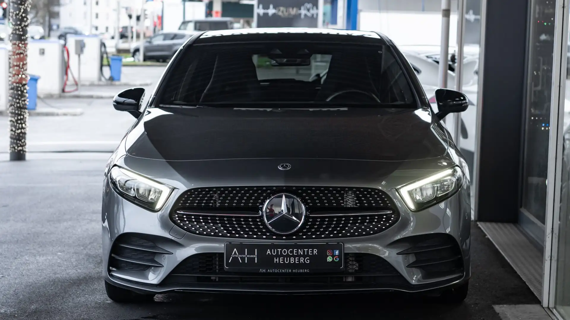 Mercedes-Benz A 220 4MATIC AMG LINE *PANO*SPUR*NAVI*SHZ* Gris - 2