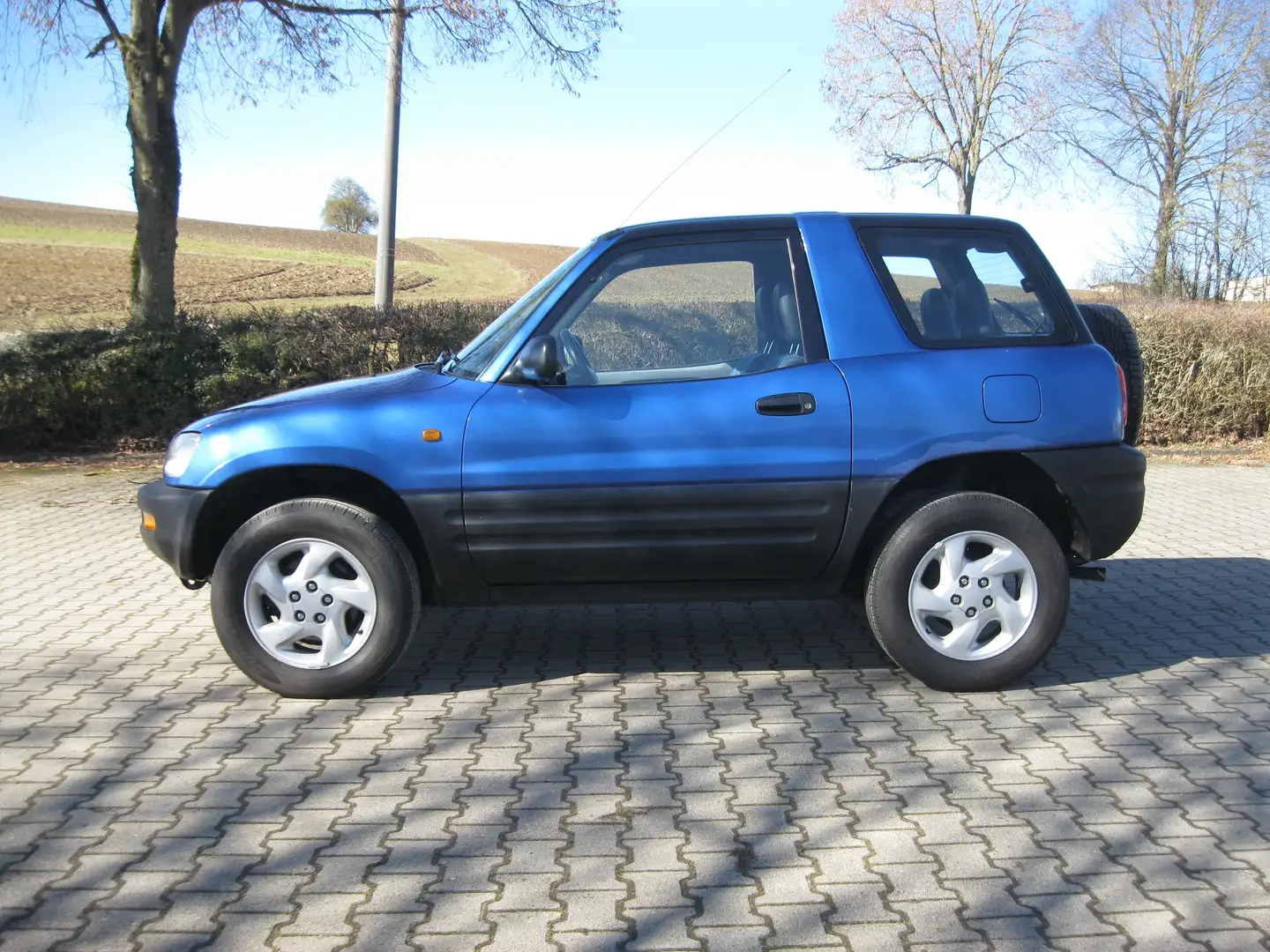 Toyota RAV 4 Allrad / 4x4 / HU/AU Neu! Blau - 1