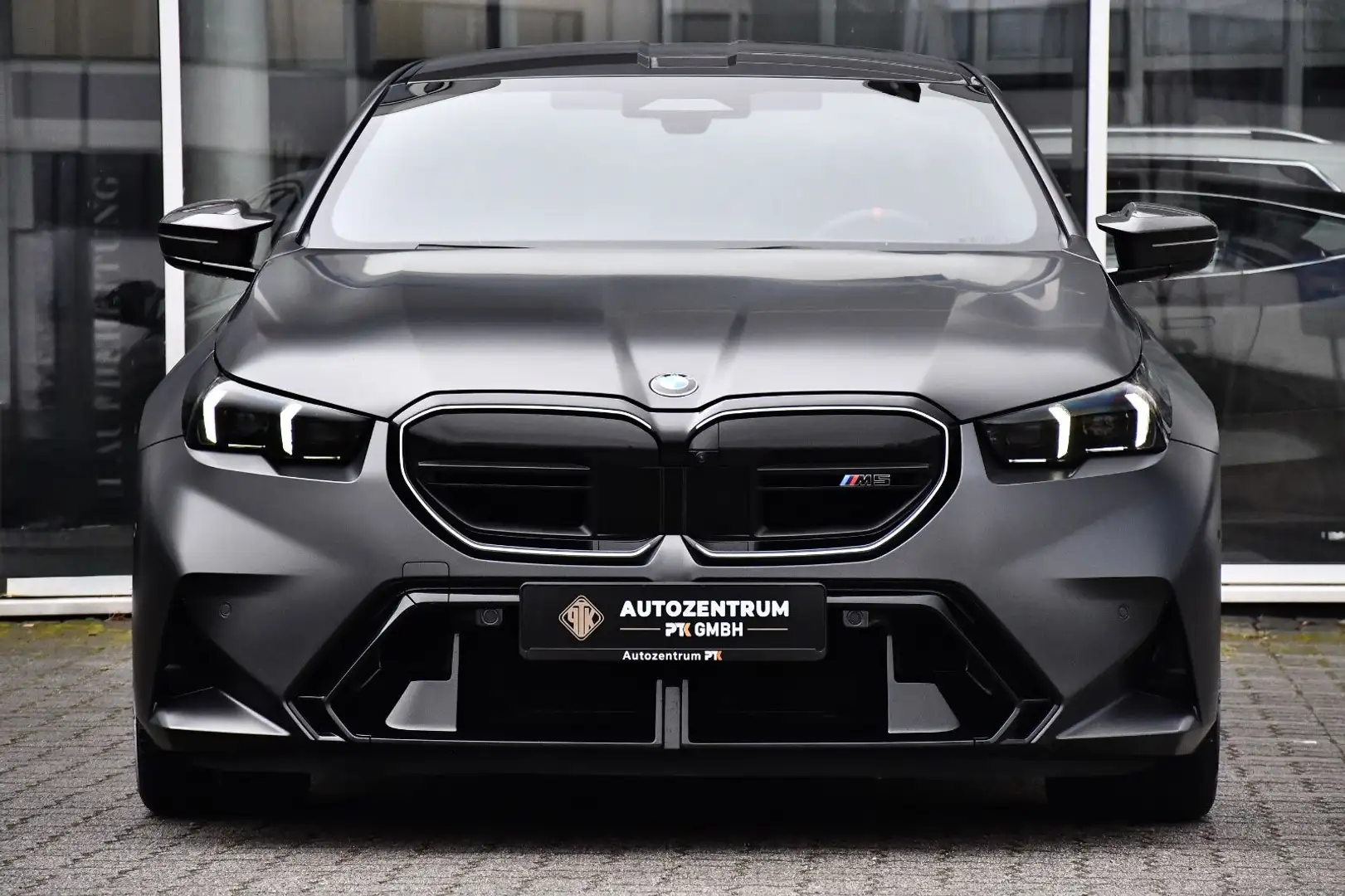 BMW M5 Lim Carbon Drivelogic Individual Merino B&W Grau - 2