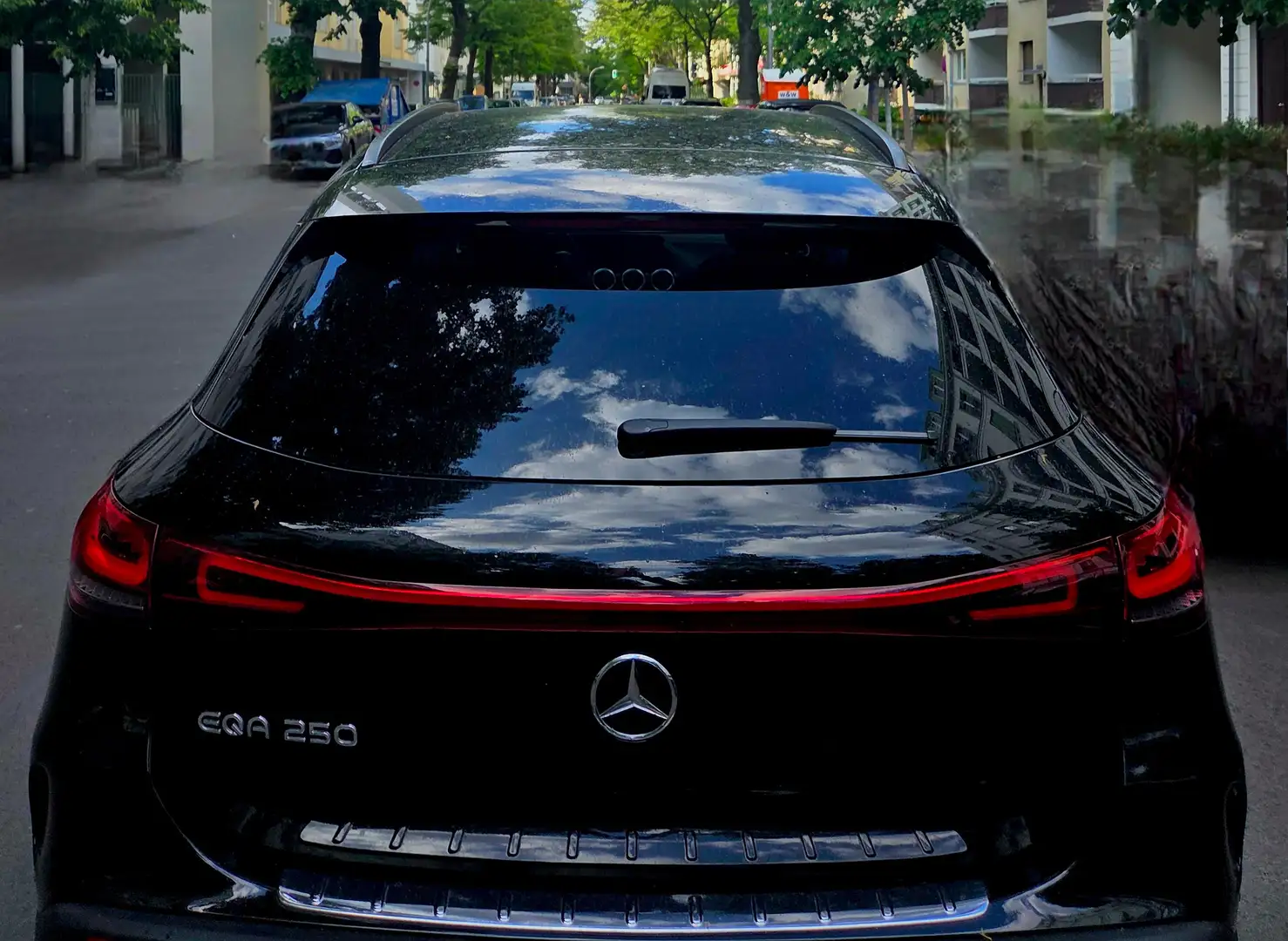 Mercedes-Benz EQA 250 EQA 250 AMG Line Negro - 2