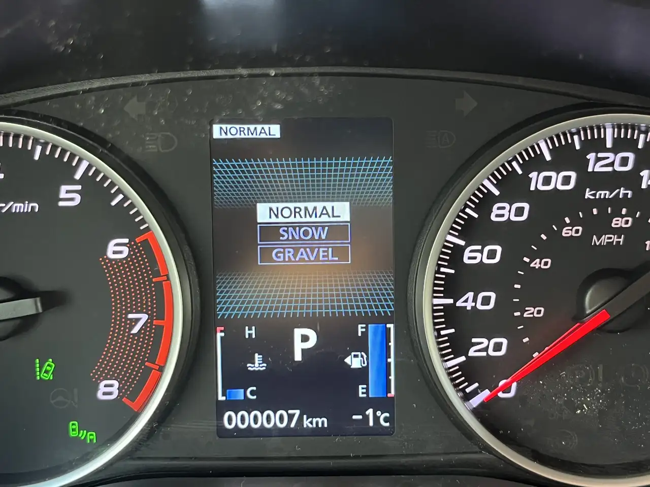 Mitsubishi Eclipse Cross снимка Mitsubishi Eclipse Cross