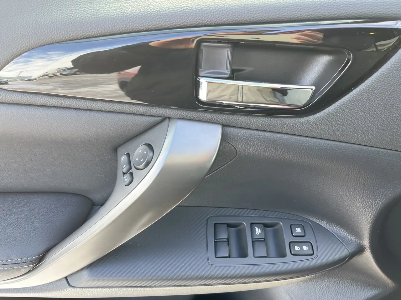 Mitsubishi Eclipse Cross снимка Mitsubishi Eclipse Cross