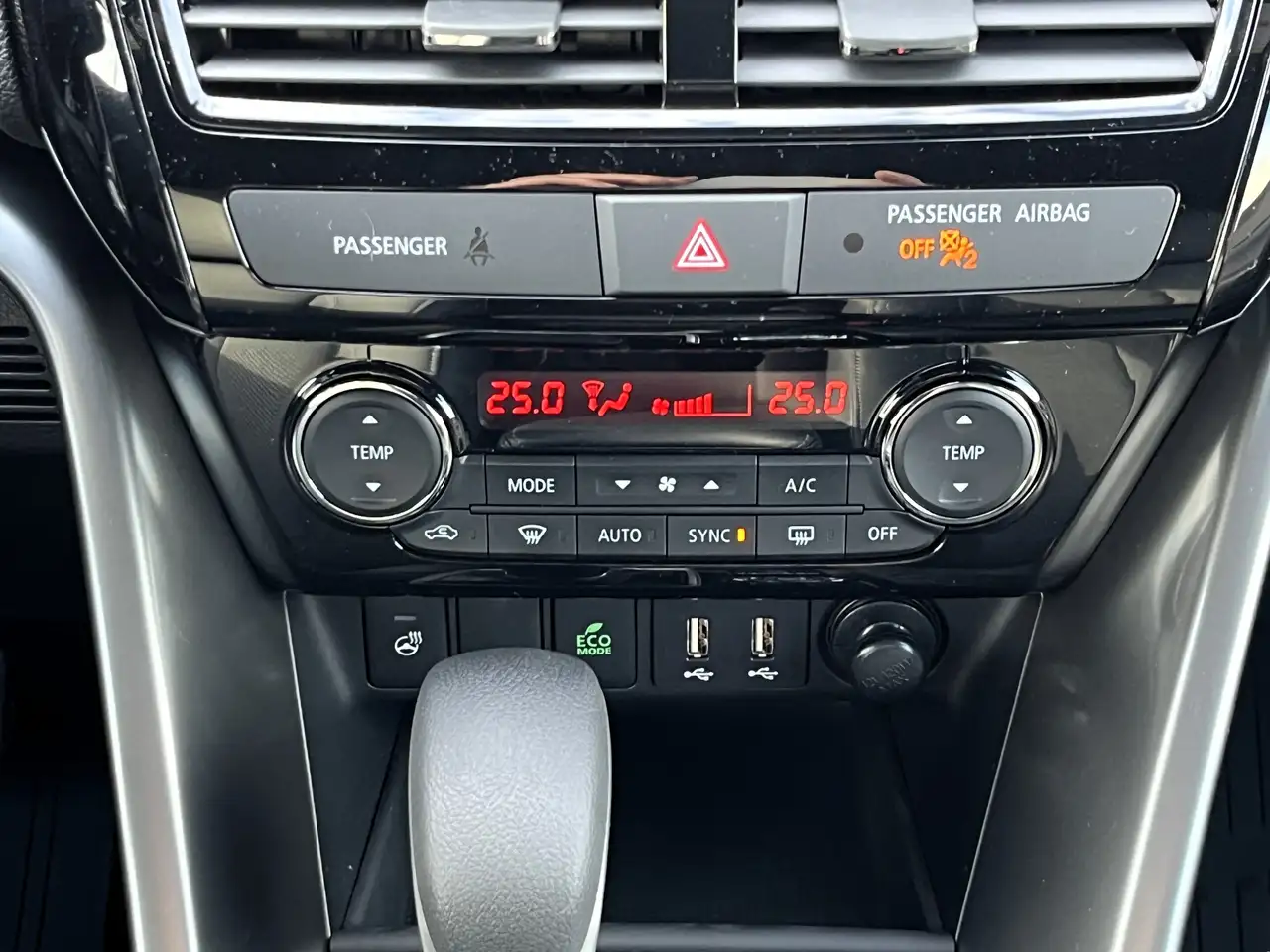 Mitsubishi Eclipse Cross снимка Mitsubishi Eclipse Cross