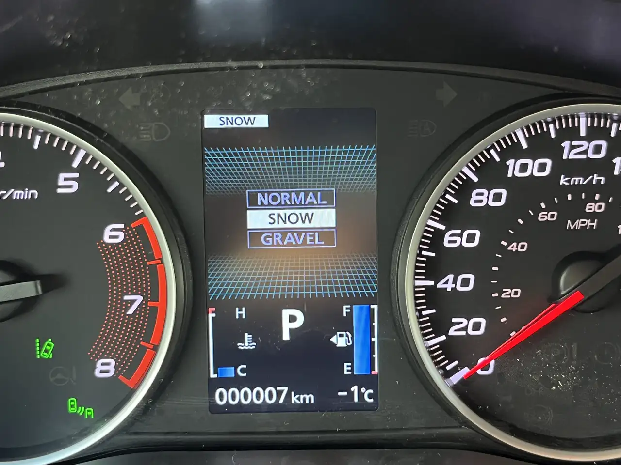 Mitsubishi Eclipse Cross снимка Mitsubishi Eclipse Cross