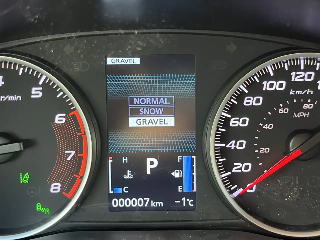Mitsubishi Eclipse Cross снимка Mitsubishi Eclipse Cross