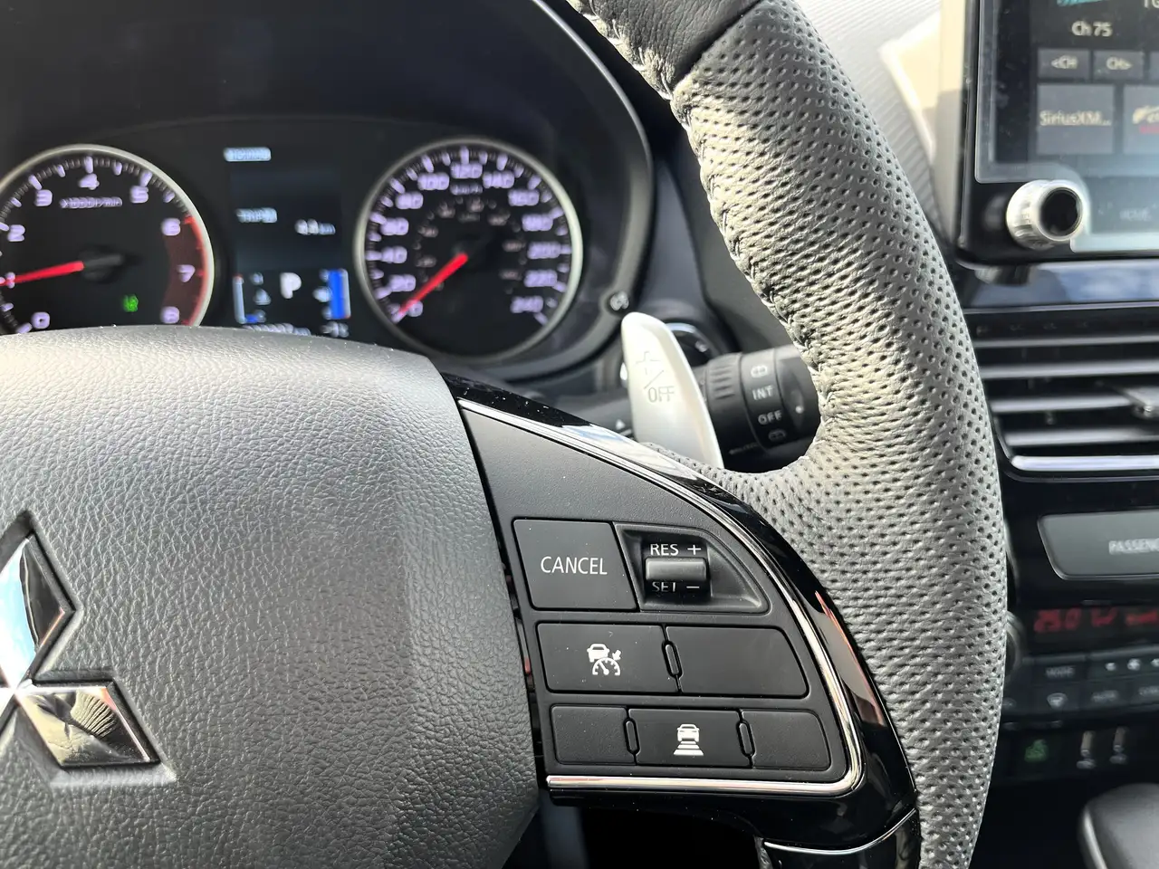 Mitsubishi Eclipse Cross снимка Mitsubishi Eclipse Cross