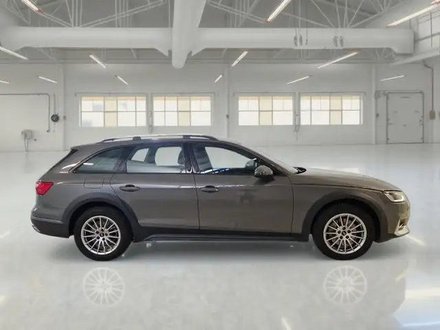 Audi A4 view 3