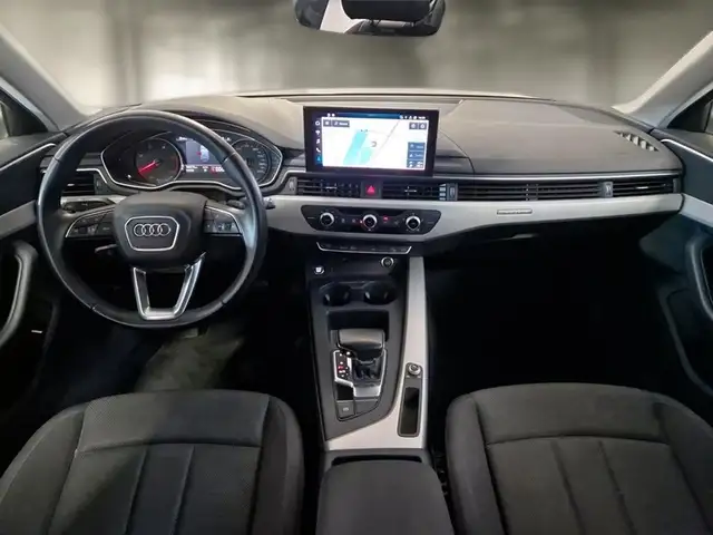 Audi A4 view 7