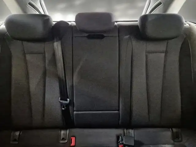 Audi A4 view 11