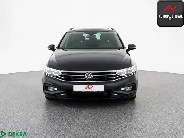 Volkswagen Passat view 8
