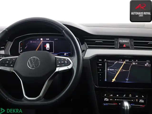 Volkswagen Passat view 10