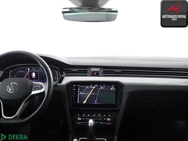 Volkswagen Passat view 9