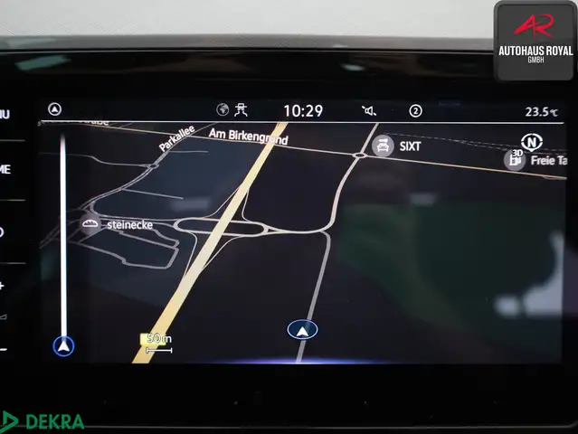 Volkswagen Passat view 14
