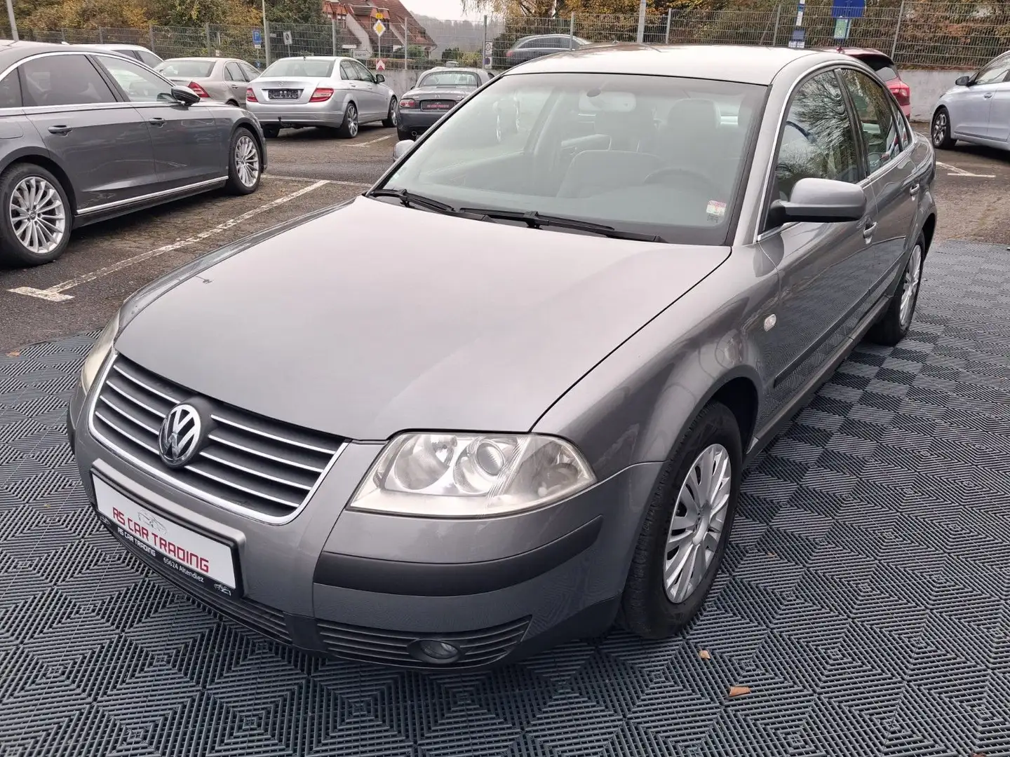Volkswagen Passat Lim. Comfortline Grau - 1