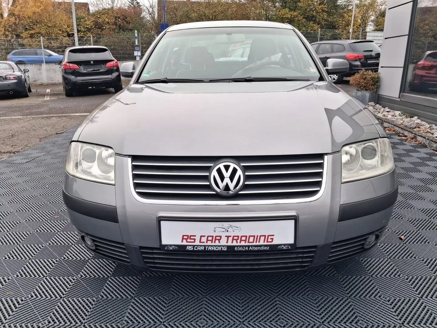 Volkswagen Passat Lim. Comfortline Grau - 2